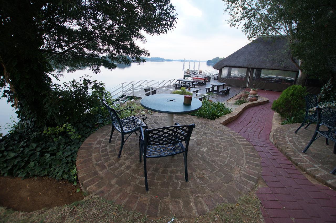 The Waterfront Country Lodge Vaalview Exterior foto