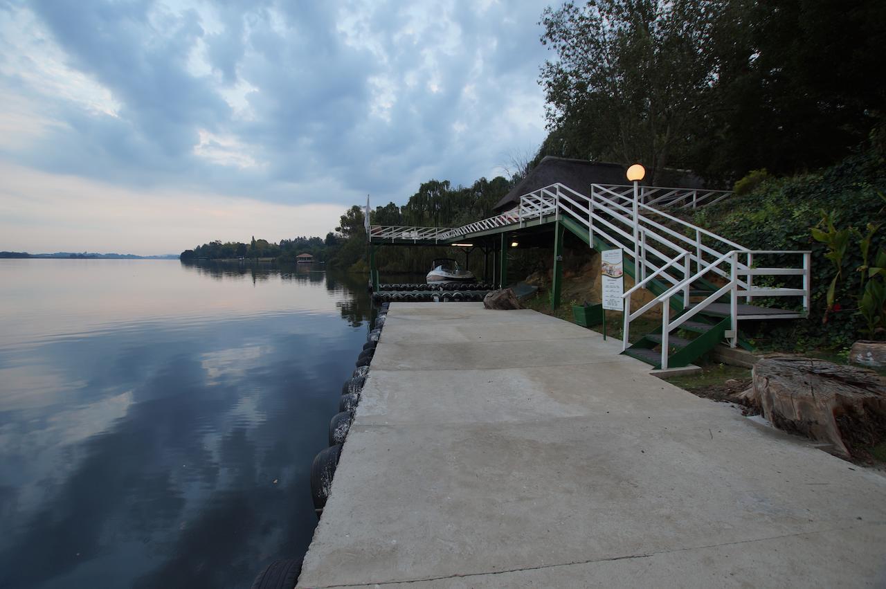 The Waterfront Country Lodge Vaalview Exterior foto